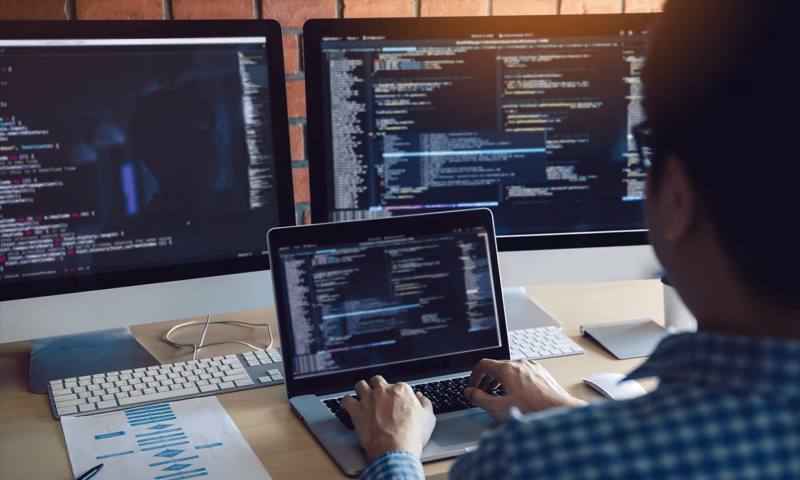 数据科学选型：R与Python如何赋能南木林县网站建设？